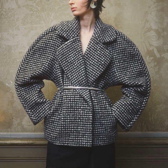 DRIES VAN NOTEN Royal Short Round Coat in Black Size Small S - $1,895 - Picture 2 of 11